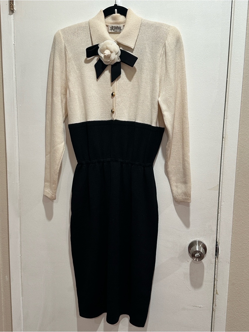 St. John by Marie Gray vintage Elegant Two-Tone Black and Cream Knit Dress